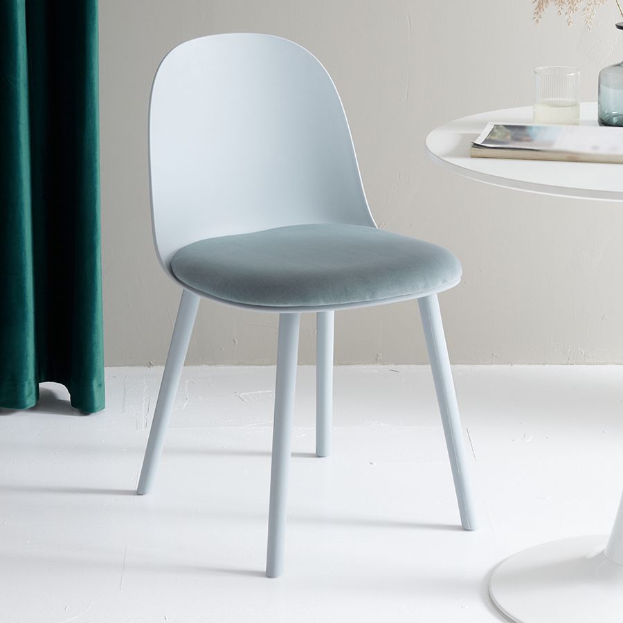 Glam Plastic Indoor-Outdoor Room Side Chairs Solid Back Chair Clearhalo ' kitchen&dining_furn' 'Dining Chairs' 'Dining Tables & Seating' 'dining_chair' 'furn' 'furn_dining_chair' 'Furniture' 'furniture_dining_chair' 'Kitchen & Dining Furniture' 'kitchen' 1200x1200_99c9af11-4d3b-4a3e-918d-c07c0f47906e