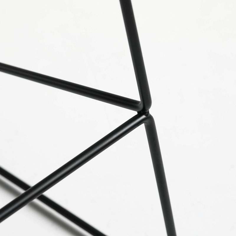 Sgabelli da pranzo in plastica contemporanea con poggiapiedi