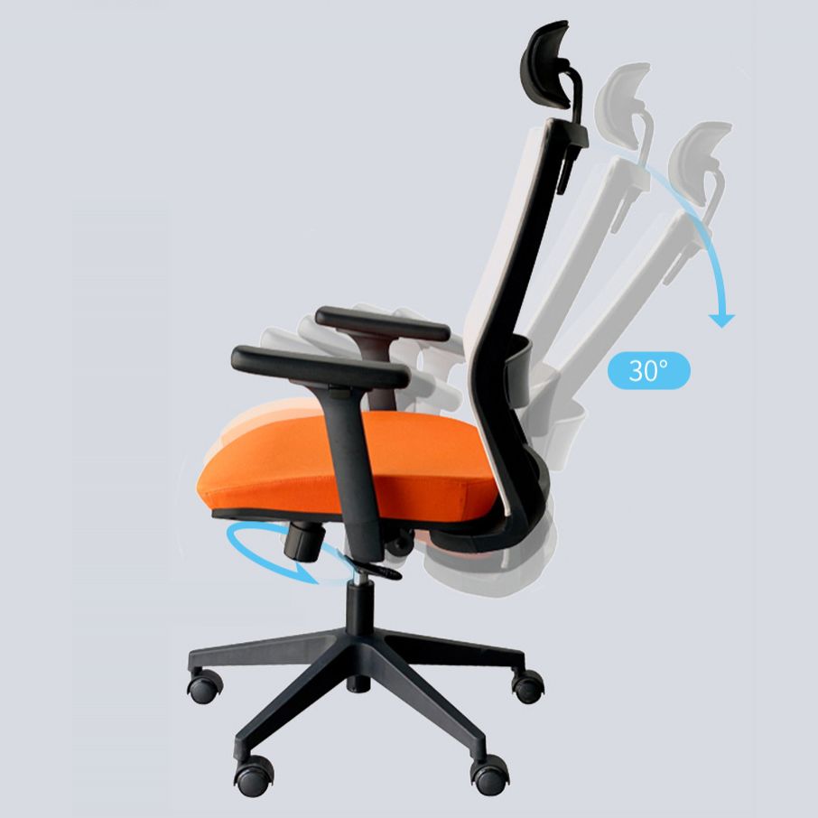 Sedia moderna con braccioli inclusi e rotelle, sedia da scrivania in rete con schienale medio, colore arancione