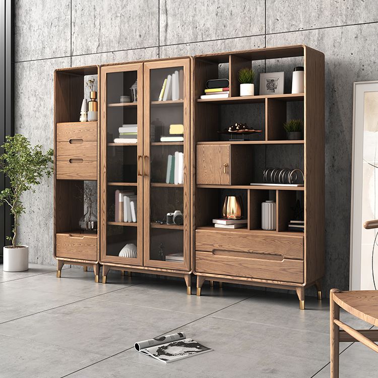 Image de rangement en bois massif de 74 "Tireurs de rangement massif inclus coffre avec étagères