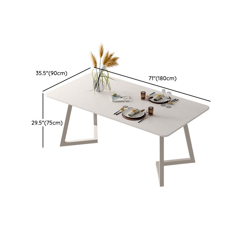 白い椅子付きの現代の焼結のトップメタルベースダイニングテーブル