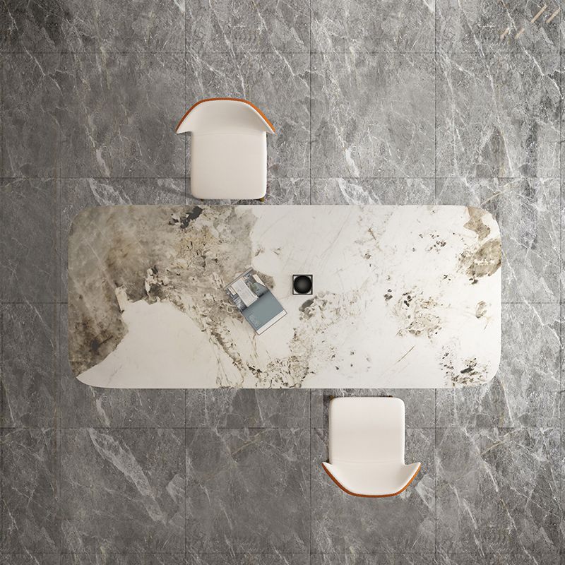 Glamourösster Set mit Lederstühlen 1