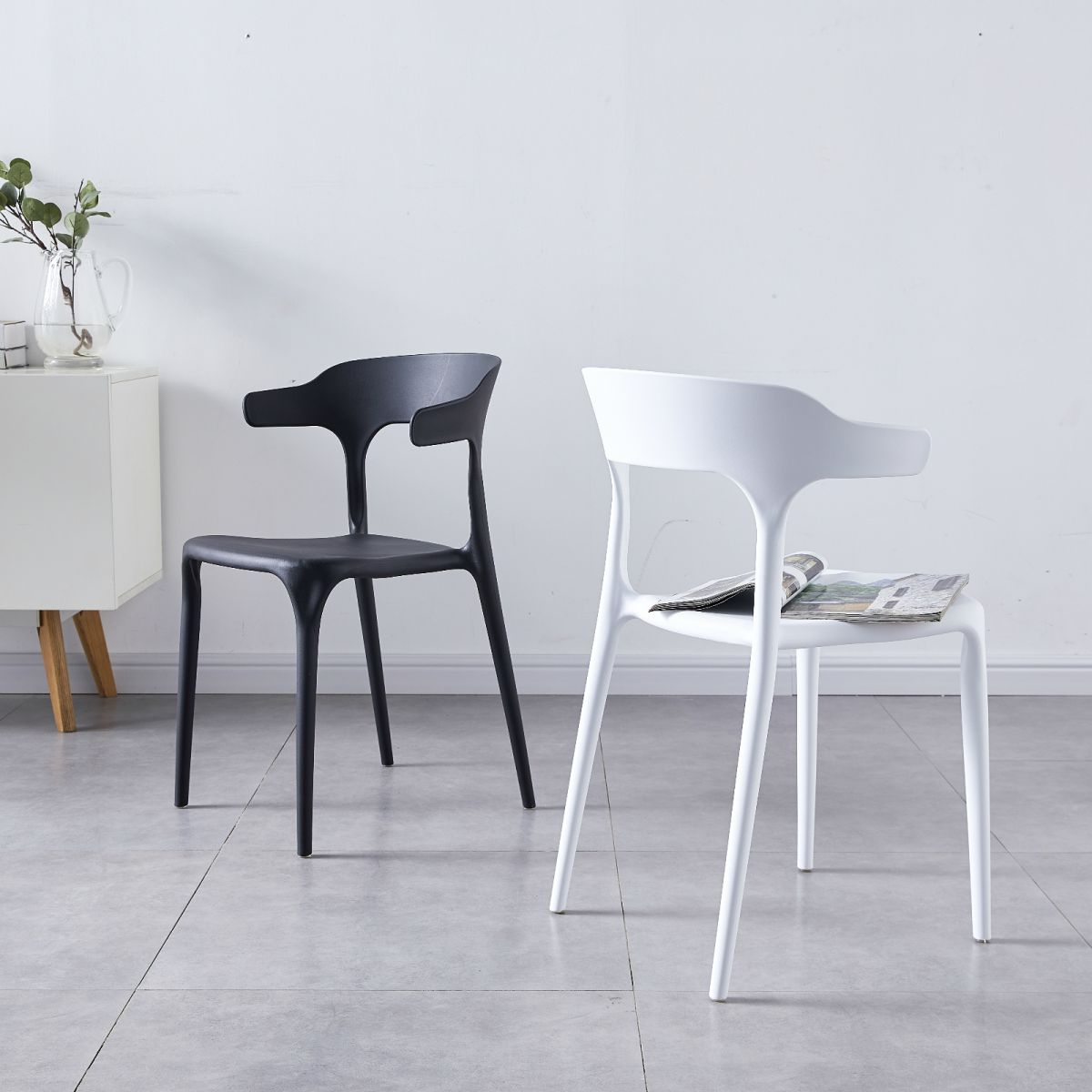 Zeitgenössischer Indoor-Außen-Plastik Open Back Stapel Dining Side Stuhl