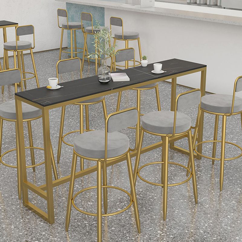 Mesa rectangular con altura de barra, mesa de pub con base metálica para uso en patio