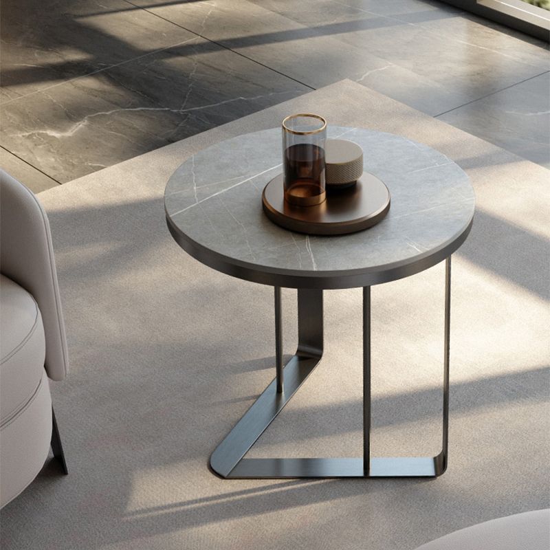 Tavolo laterale in ardesia rotondo della metà del secolo tavolo da piedistallo lussuoso