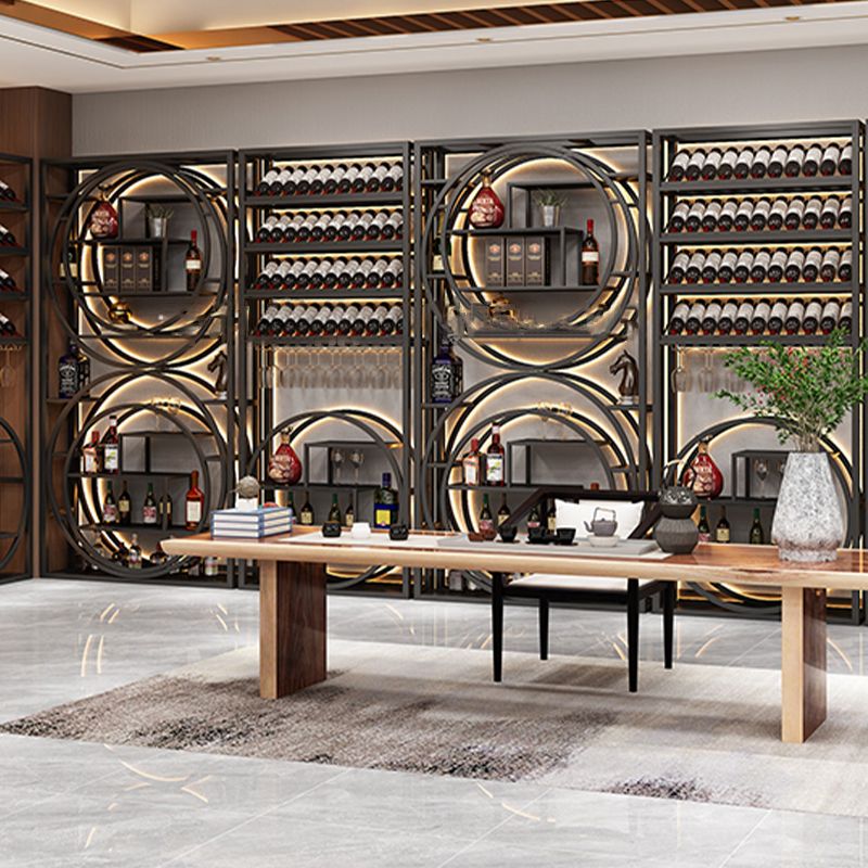豪華なワインボトルラックメタルブラックとゴールドワインラックボトルの床