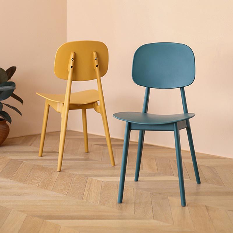 Silla de comedor de plástico contemporánea muebles laterales de comedor abiertos en acabado mate para casa
