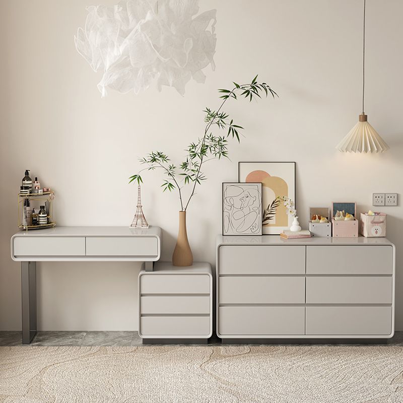 Madera de dormitorio contemporáneo gris con tocador de maquillaje espejo iluminado de cajón