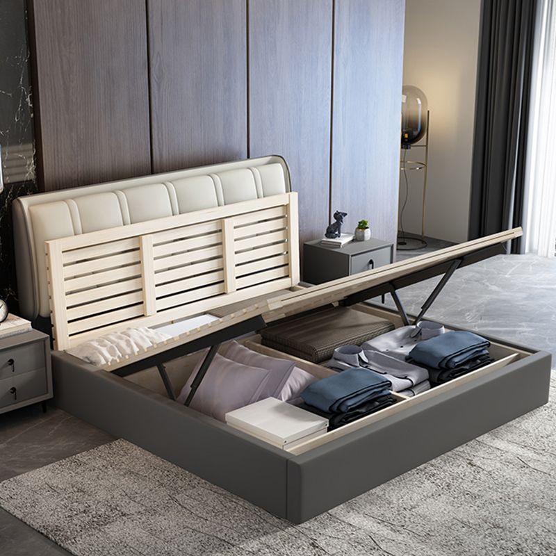 Letto standard grigio contemporaneo con letto trapuntato e gambe