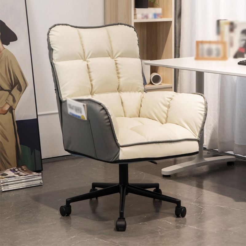 Roues de fauteuil accent en cuir PU Armes incluses chaise pour le salon