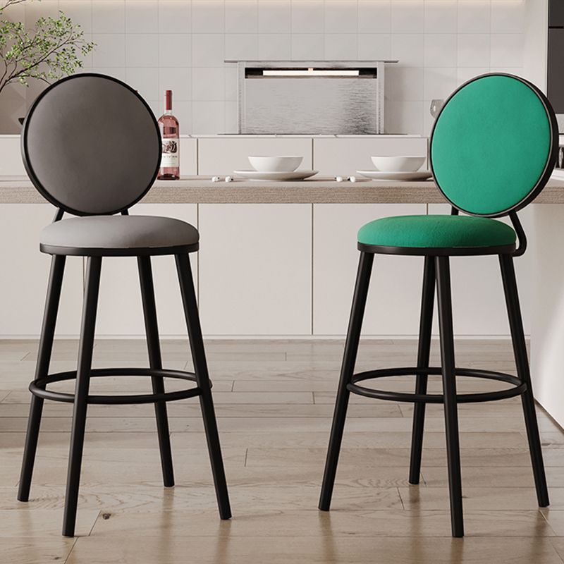 Taburete de respaldo industrial taburete de barra de hierro con cojín y pedal para la cocina