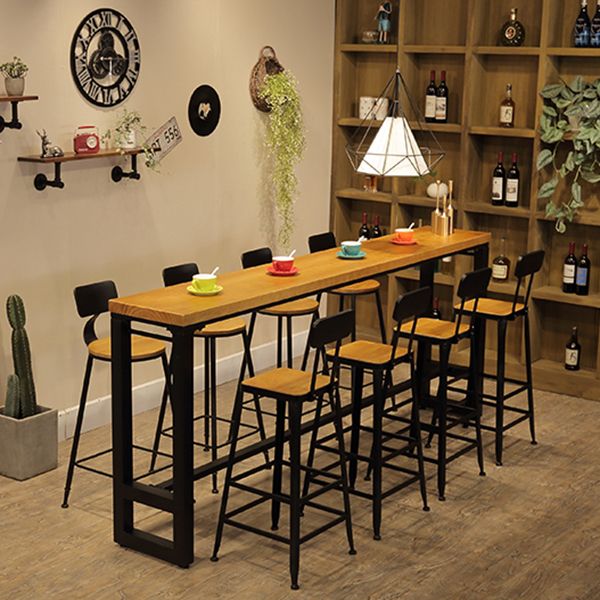 Mesa de reposapiés industrial y juego