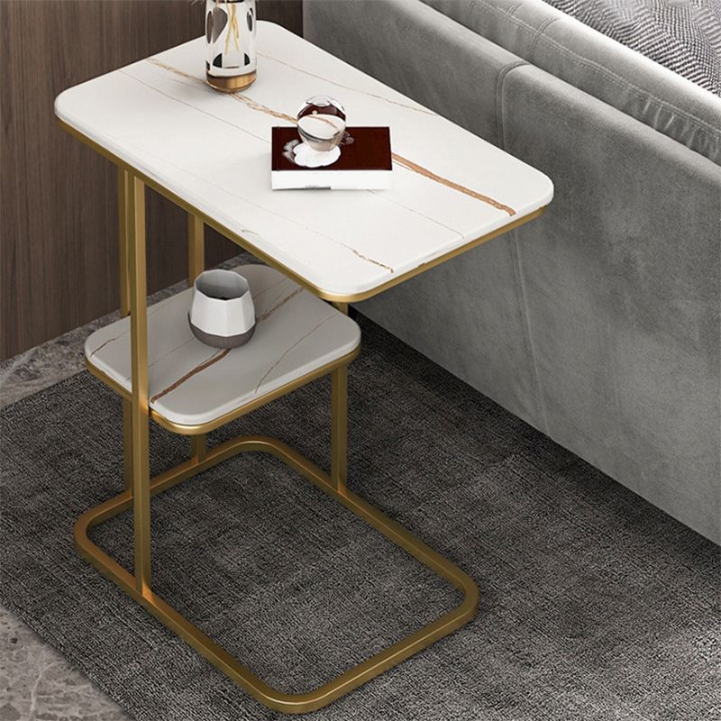 Mesa moderna de la esquina C redonda de la pizarra.