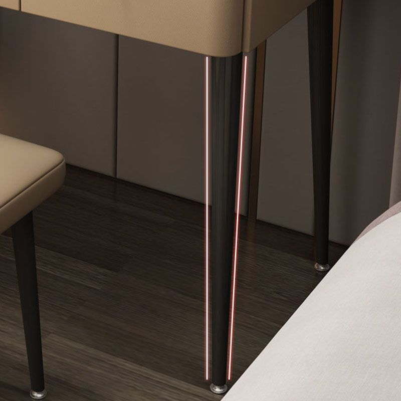 Vanity marrone con set di cambio in 2 pezzi per trucco in camera da letto imbottiti