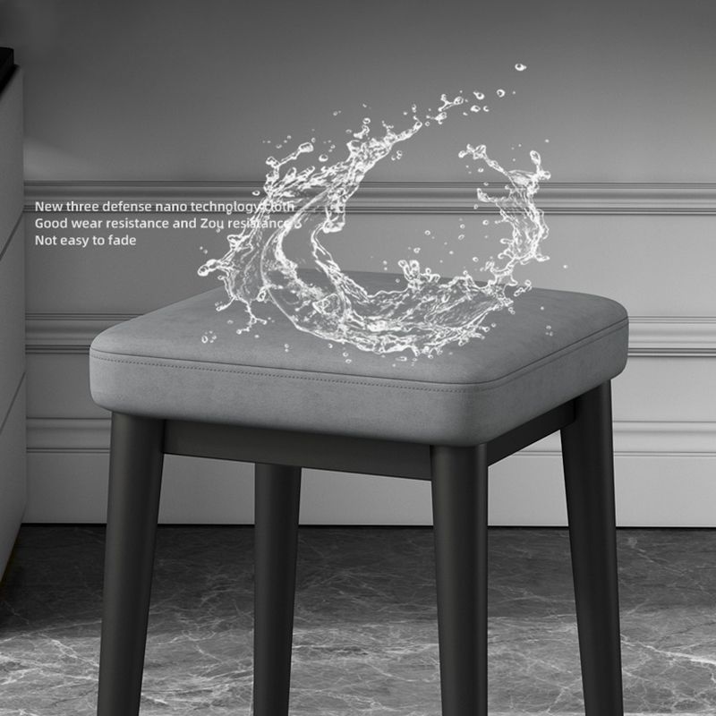 Elegante ottomano in finto ottomano a colori solidi resistenti a sgabello quadrato