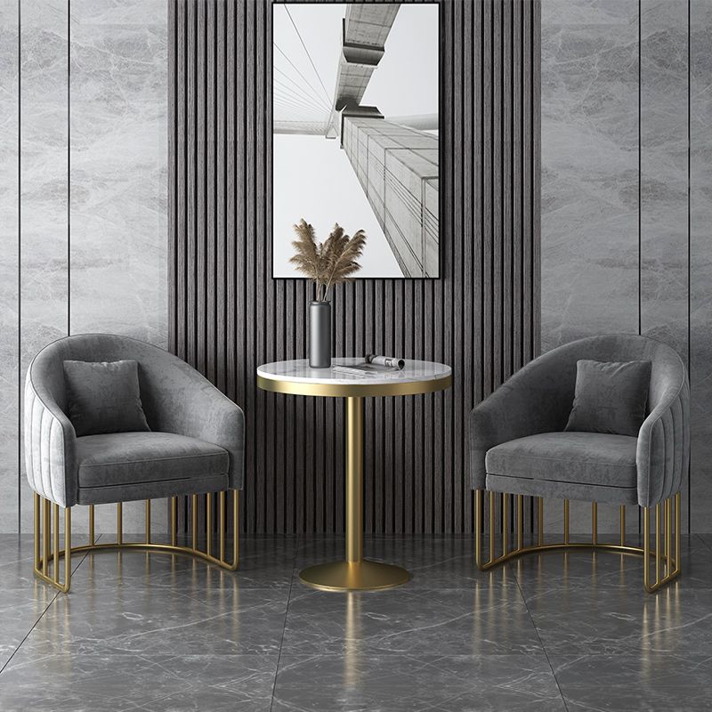 Velvet Barrel Accent Chaid 27,55 "Ligne de large Chaise incluse avec des jambes dorées