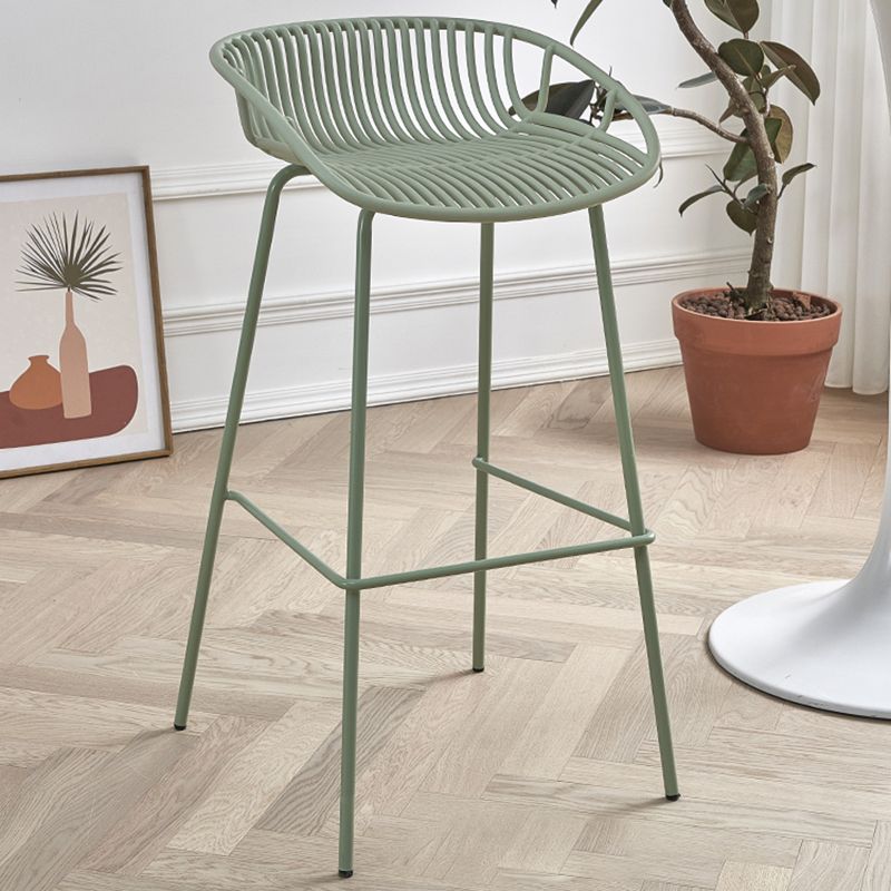Moderne plastic voorgevormde stoel IJzeren Base voetstoel kruk voor woonkamer