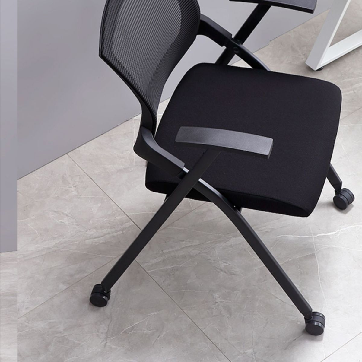 Silla reclinable de base de metal contemporánea con silla interior de brazos