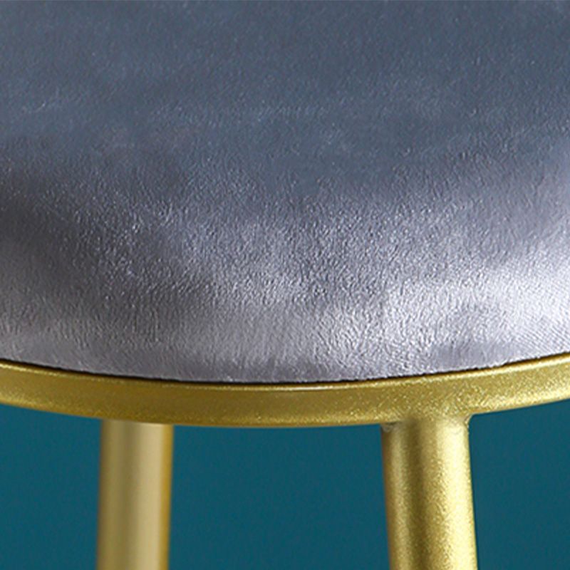 Samt-Barhocker im Glam-Stil, runder Barhocker mit goldenem Rahmen