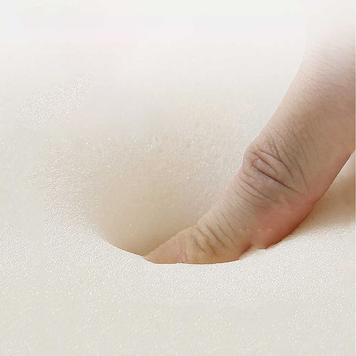 Divano trapuntato moderno e chaise di cassetta del braccio grigio di divano in pelle finta con deposito