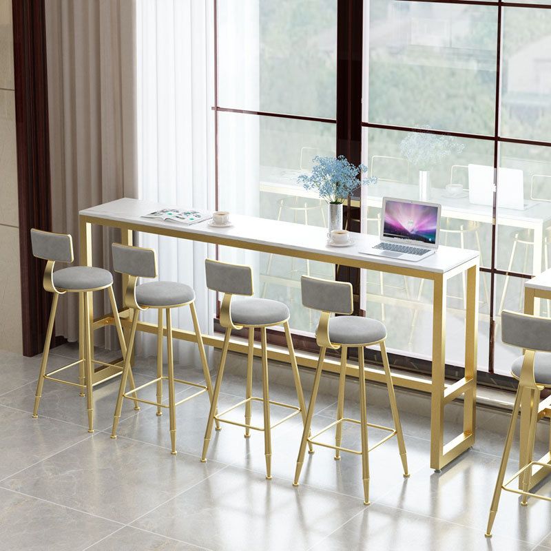 Mesa moderna con altura de barra, mesa de bar tipo bistró con tapa de mármol sintético y base de metal