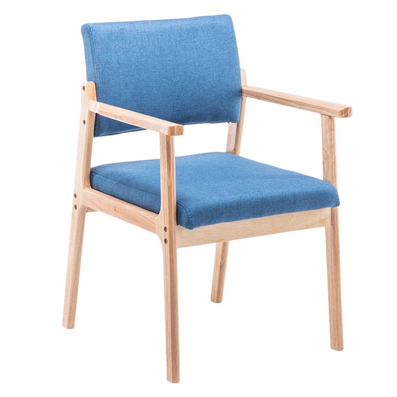 Zeitgenössischer Holzarmstuhl offener Essnebelmöbel im matten Finish offener Rücken