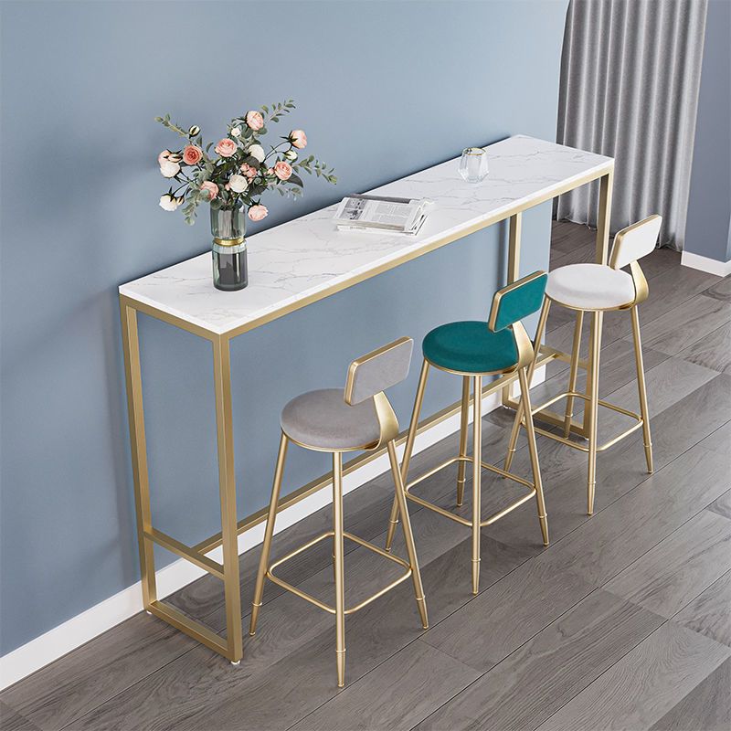 Bancone della barra in pietra in stile glam nordico