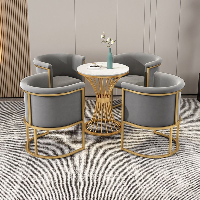 Chaise de bras rembourré en velours en or chaise de salle à manger pour salle à manger