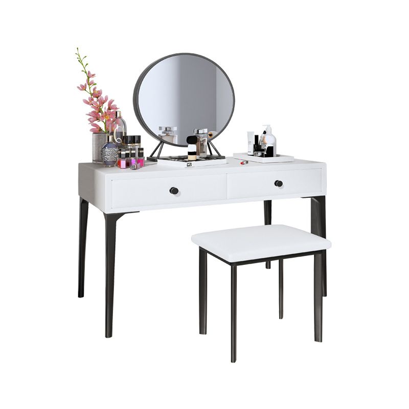Metall -Waschtisch mit Stuhl und Spiegel in schwarz/weißer Waschtisch