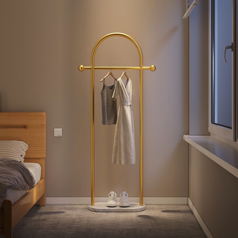 Glam Metallic Copper Kleiderbügel freistehender Marmorbasis Metallic -Katastar für Wohnzimmer