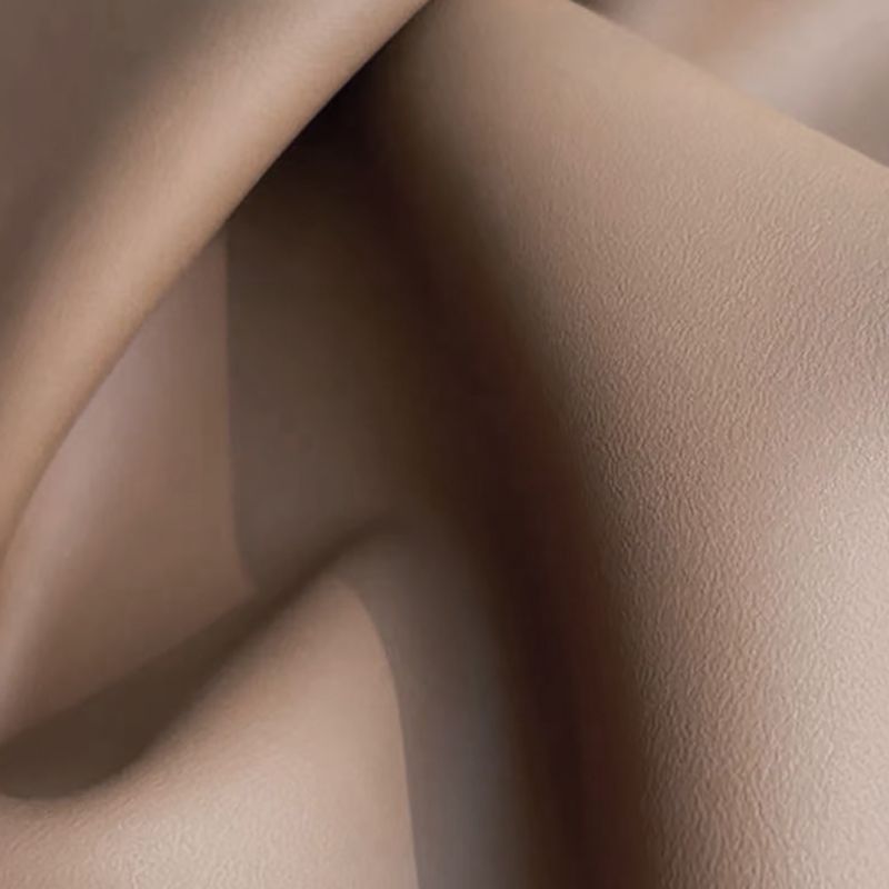 モダン縫製枕バッククッションソファ茶色の本物の革の正方形の腕ソファ