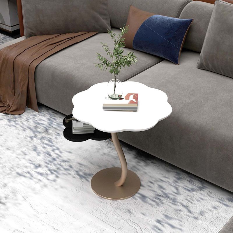 収納台座のサイドテーブルを備えたモダンリビングルームダブルティアラウンド