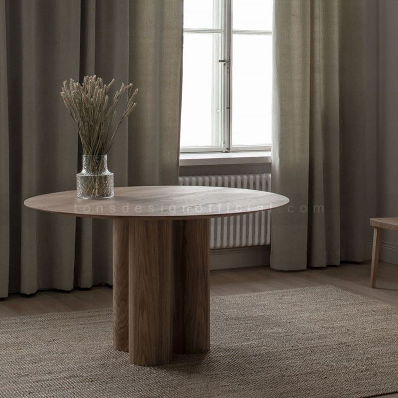 Round Dining Table Modern Wood Color Fixed Table of Pine Solid Wood Clearhalo 'Dining Tables & Seating' 'Dining Tables' 'dining_table' 'furn' 'furn_dining_table' 'Furniture' 'Kitchen & Dining Furniture' 1200x1200_a1a99f17-c606-4f75-a8fd-225a3d5b2bb8