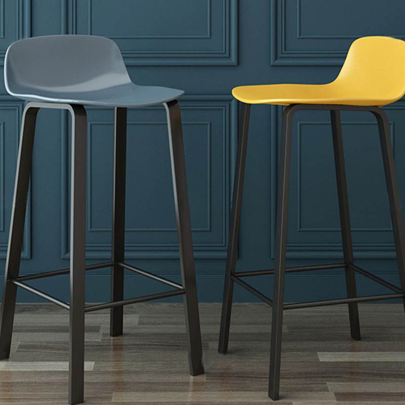 Contemporary Indoor Low Back Armless Bar Stools with Metal Legs
