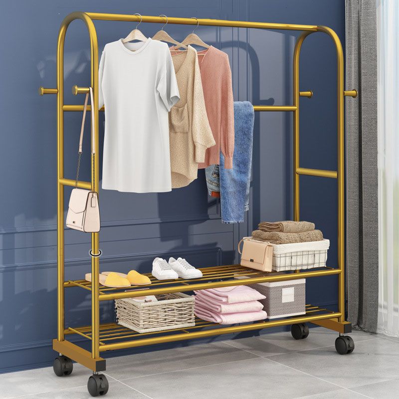 Rack de manteau de style glam métal étagères autoportantes.