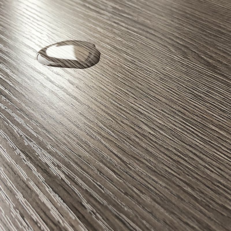 Modernes Holzpanel -Standardbett mit rechteckigem Kopfteil