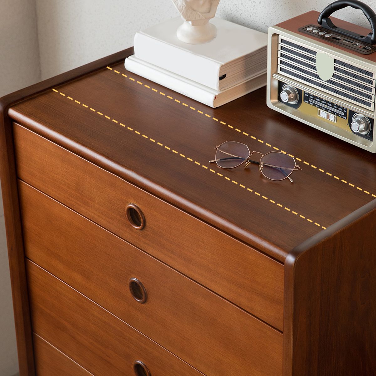 Coffre d'accent carré de poitrine moderne et contemporain en finition antique