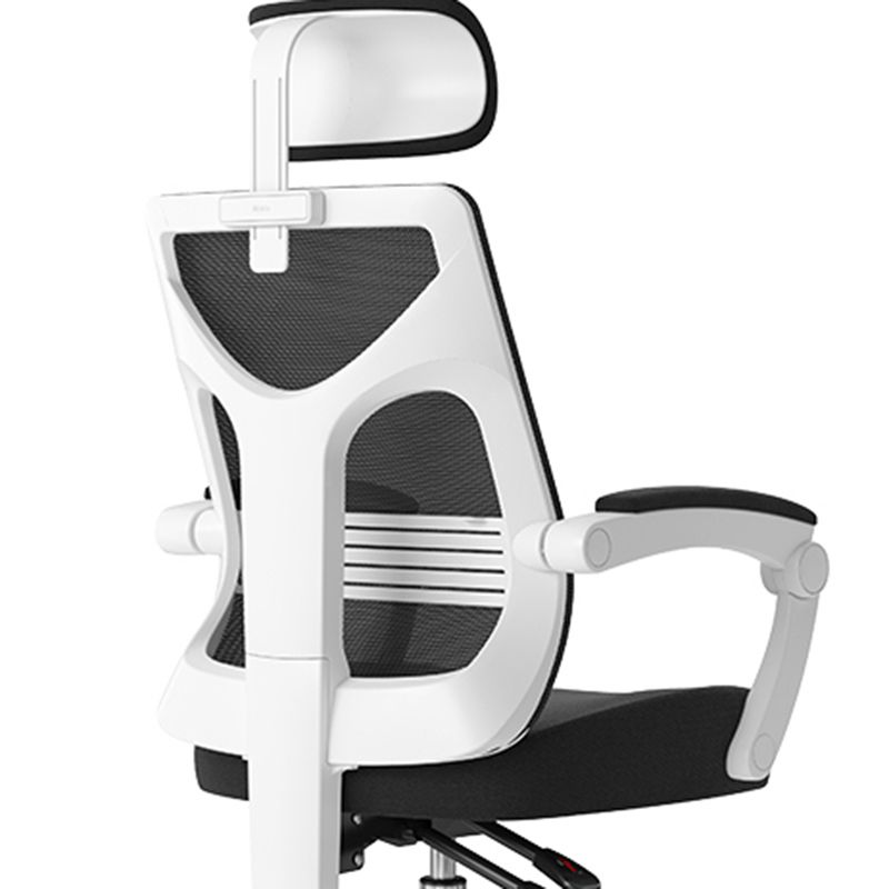 Sedia da ufficio ad armi regolabile contemporanea sedia da scrivania in rete con ruote per camera