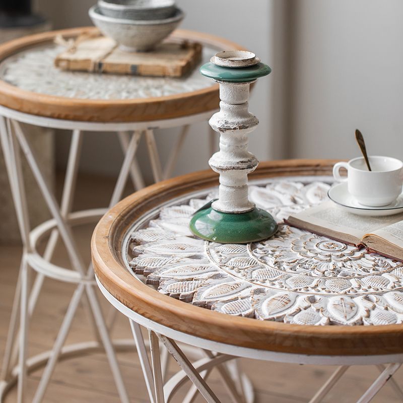 Table d'extrémité en bois massif de forme ronde avec table d'angle de base en métal pour le salon