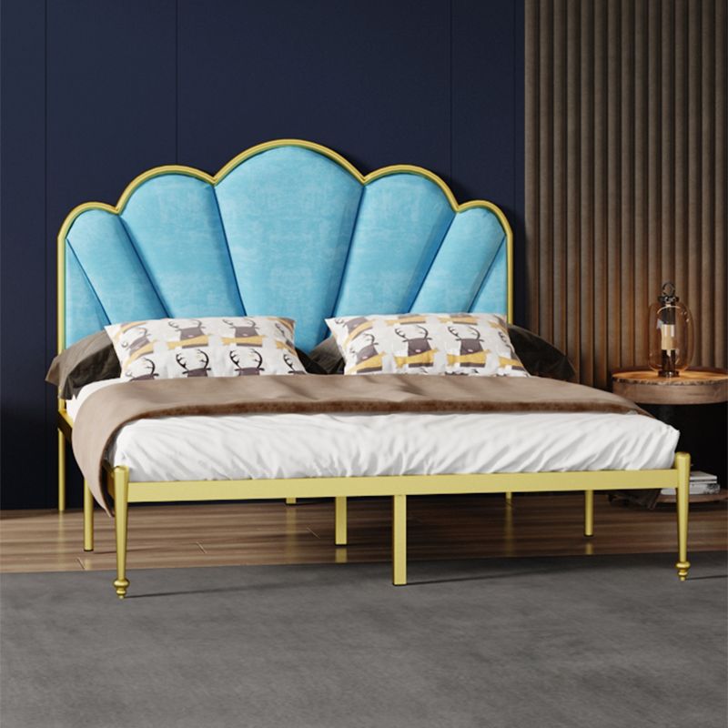 Glam -metalen paneelbed met stoffen camelback gestoffeerd hoofdeinde