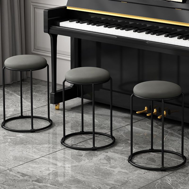 Black Modern Standard Water Resistant Round Standard for Home Decor Clearhalo 'furn' 'furn_ottomans_poufs' 'Furniture' 'Living Room Furniture' 'Ottomans & Poufs' 'ottomans_poufs' 1200x1200_a41d8656-d1a7-4922-a396-bb355ffb3379