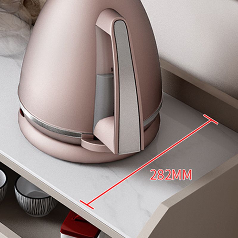 Tavolo da tavolo a buffet in stile glam con armadi e cassetti