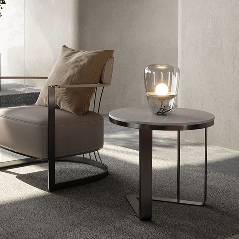 Tavolo laterale in ardesia rotondo della metà del secolo tavolo da piedistallo lussuoso