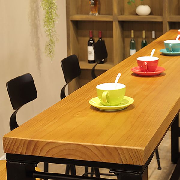 Mesa de reposapiés industrial y juego