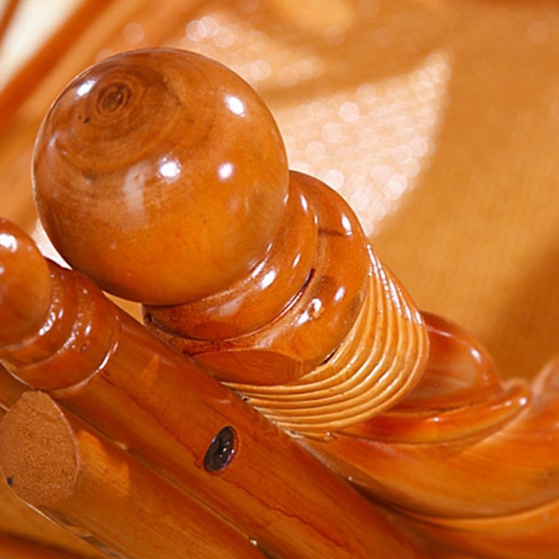 Traditioneller Schaukelstuhl Rattan Spindle Rückenlehne Vollfarbe Innenstuhl im Innenbereich