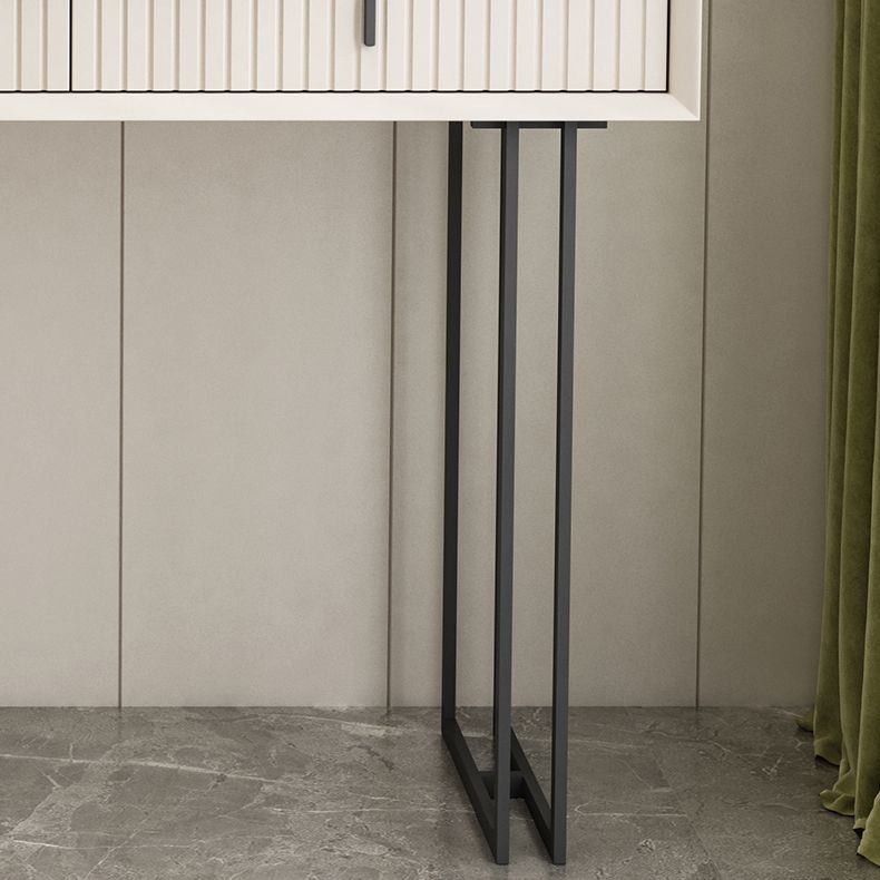 Tavolo da toeletta da toeletta per vanità bianchi in pietra contemporanea