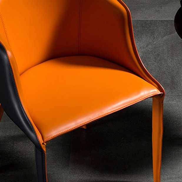デザイナーホテルレザーアームチェアマット仕上げソリッドバックダイニングチェア