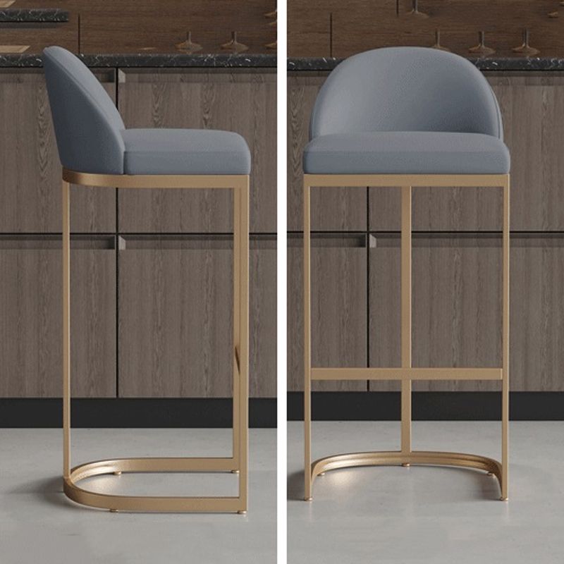 Glam Bar Table Set 1/2/5 Pieces Rectangle Bar Table with Metal High Stools for Kitchen Clearhalo 'Bar Furniture' 'furn' 'furn_home_bar_bar_sets' 'Furniture' 'Home Bars & Bar Sets' 'home_bar_bar_sets' 'Kitchen & Dining Furniture' 1200x1200_a5142e36-c0b7-41ef-a4f5-f4e0144e8879