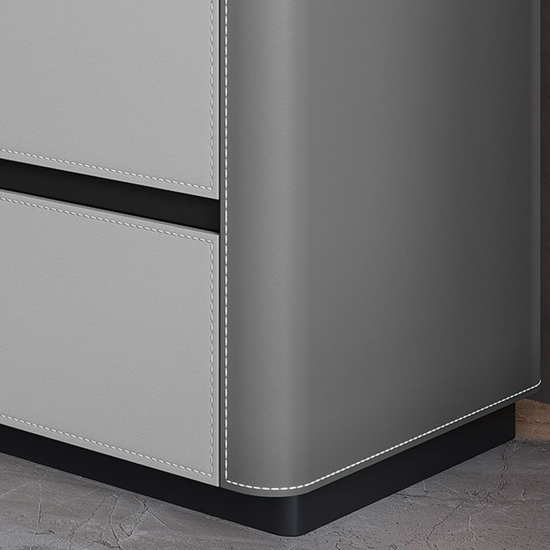 Eigentijdse stenen borst slaapkamer verticale opbergkast in grijs met laden