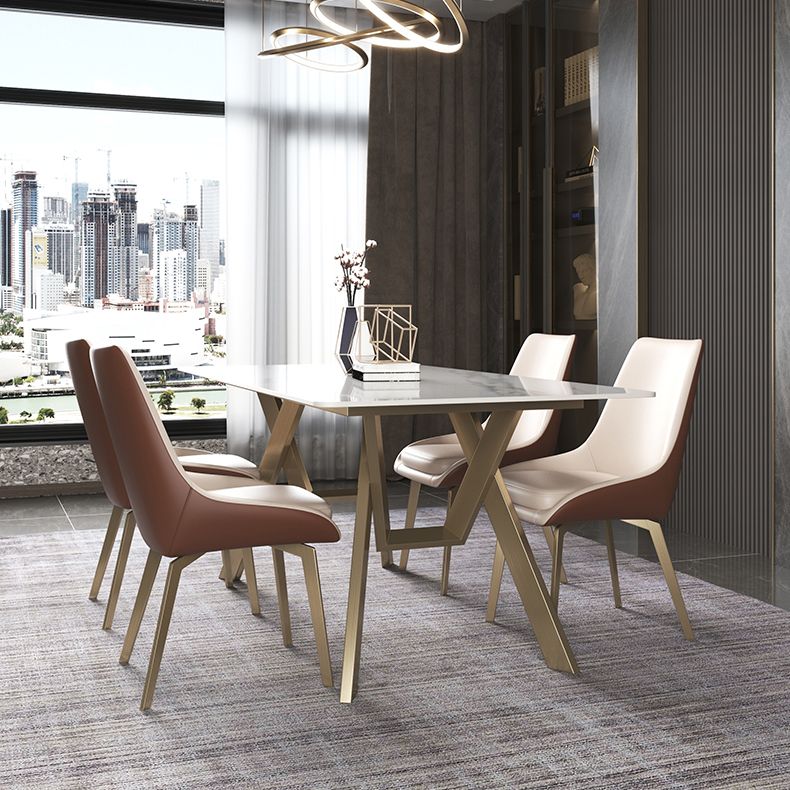 Tavolo da rettangolo del tavolo in pietra sinterizzato di lusso con base in metallo oro e 4 gambe